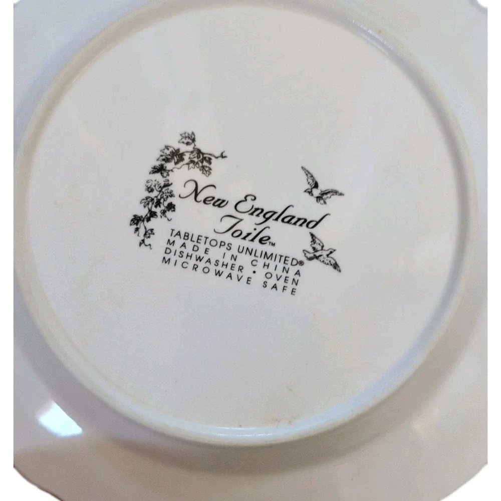 New‎ England Toile Tabletops Unlimited Set of 5 Soup Bowls & 4 Dinner Plates Lot